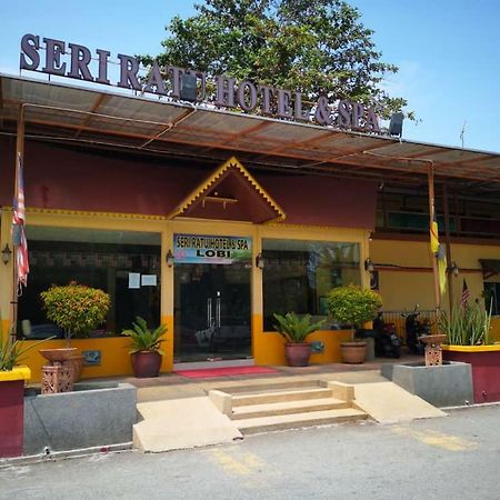 Seri Ratu Hotel & Spa Порт-Диксон Экстерьер фото